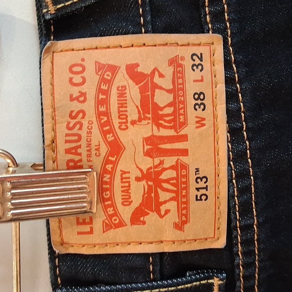 Levi Dark Wash 513 Size 38W 32L Men Jeans - Picture 3 of 7